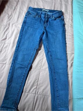 Levi’s 711 skinny fit Women's Skinny Mid-Blue Stretch Jeans
